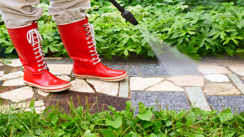 Benefits of Residential Pressure Washing Services in Sanford, FL