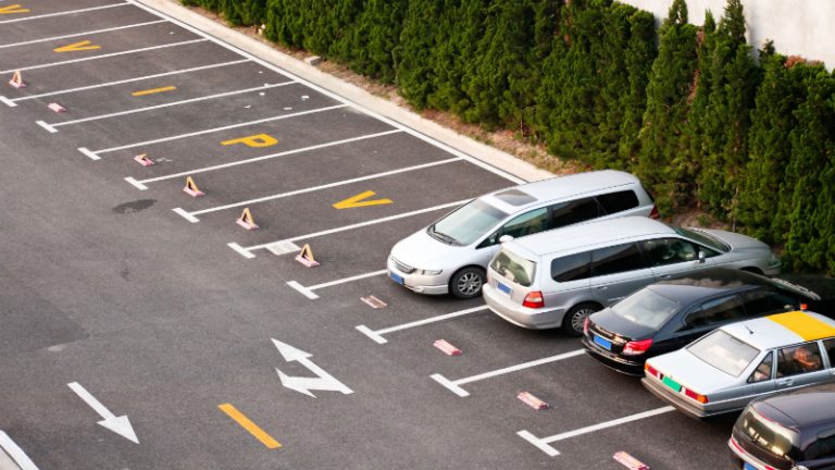 4 Considerations When Selecting Parking Lot Advisors in the United States