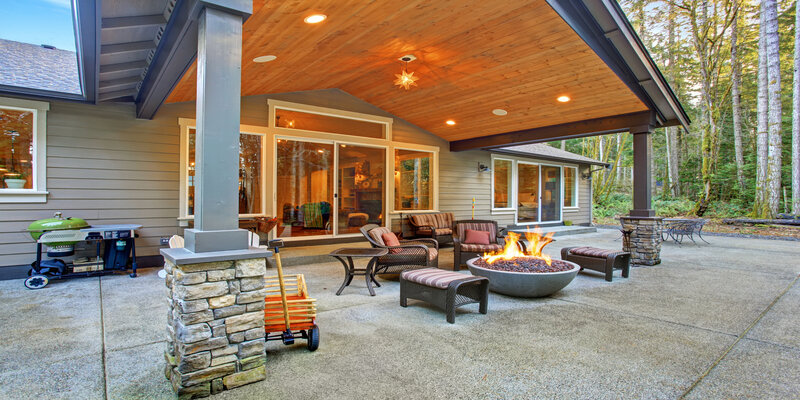 How to Enjoy Outdoor Fireplaces in Lenexa, KS