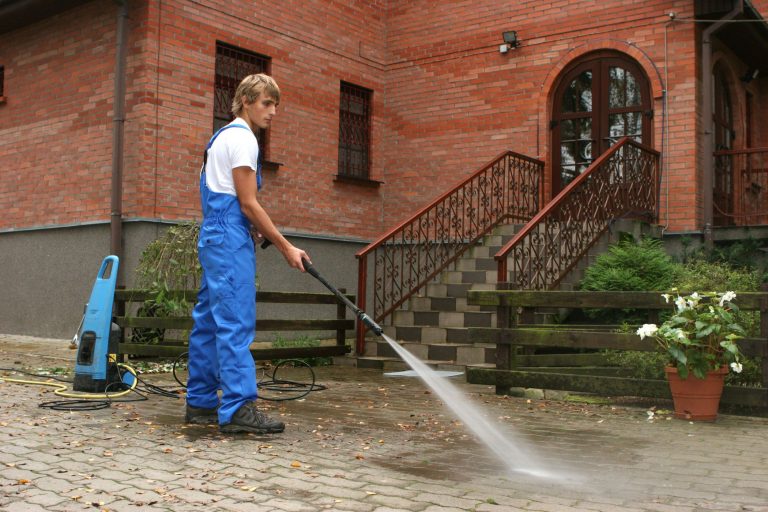 Top Tips for Hiring Pressure-Washing experts