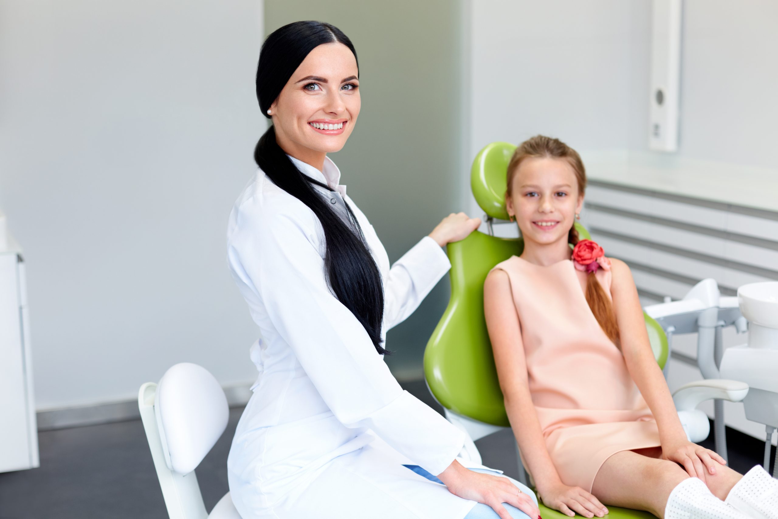 Ways A Cosmetic Dentist in New Brunswick, NJ Can Improve Your Smile